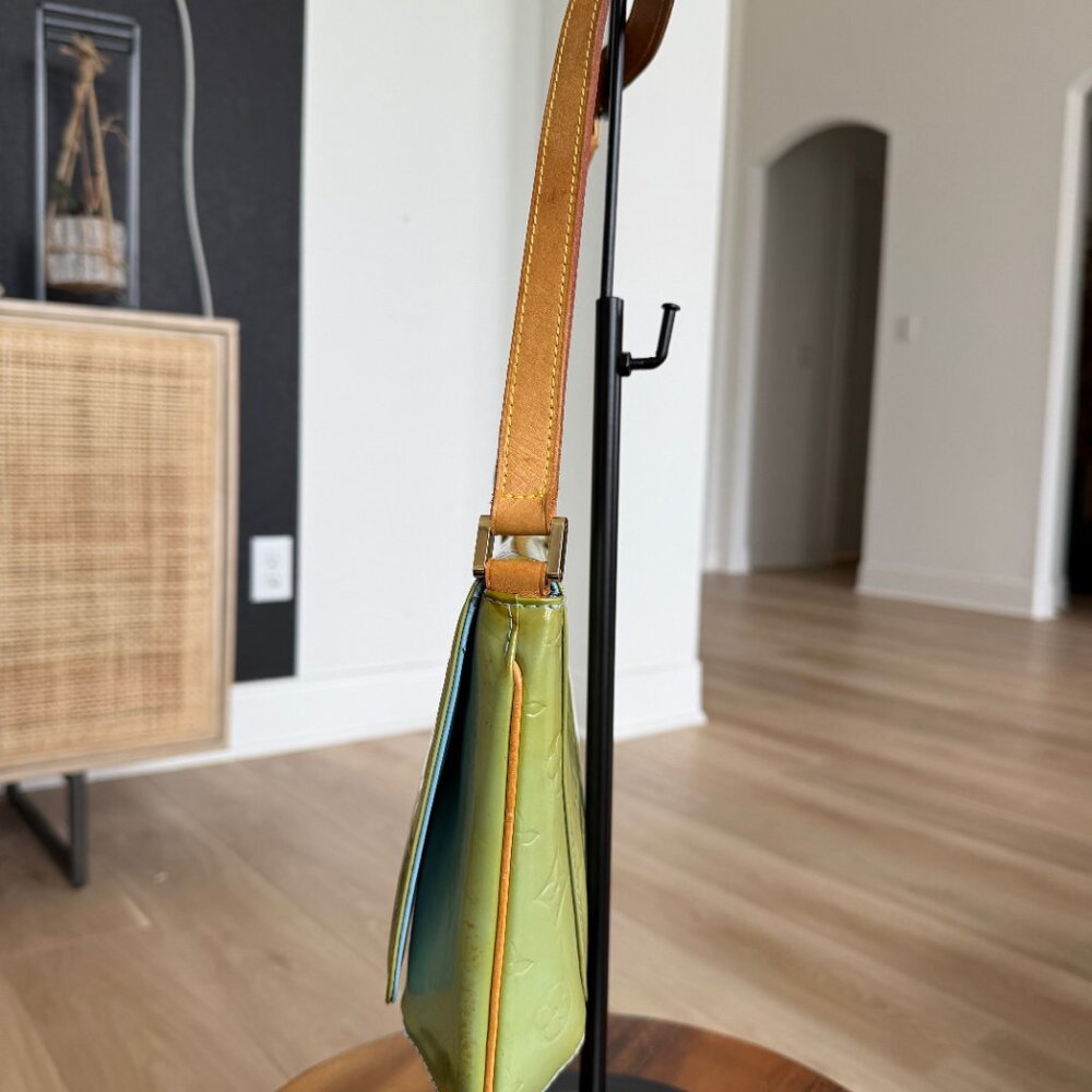 Louis Vuitton Monogram Green Vernis Thompson - Picture 3 of 11